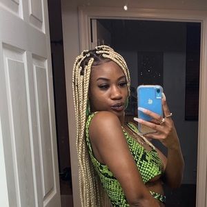 Meet your Posher, Celine